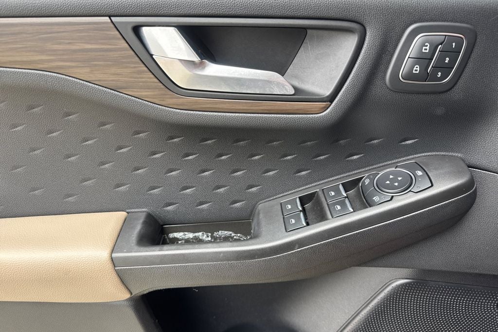 2020 Ford Escape Titanium Hybrid