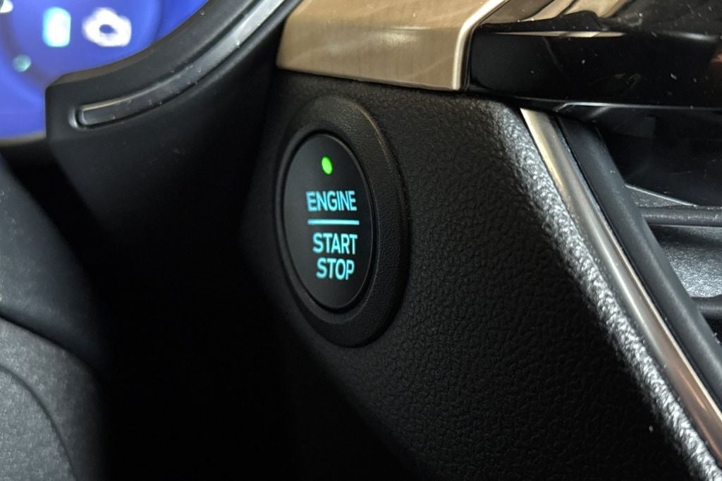 2022 Ford Escape Hybrid Titanium
