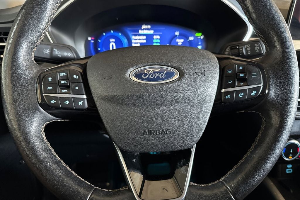 2022 Ford Escape Hybrid Titanium