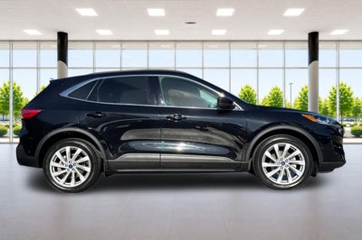 2022 Ford Escape Hybrid Titanium