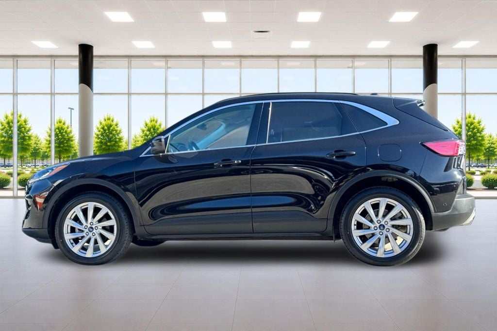 2022 Ford Escape Hybrid Titanium