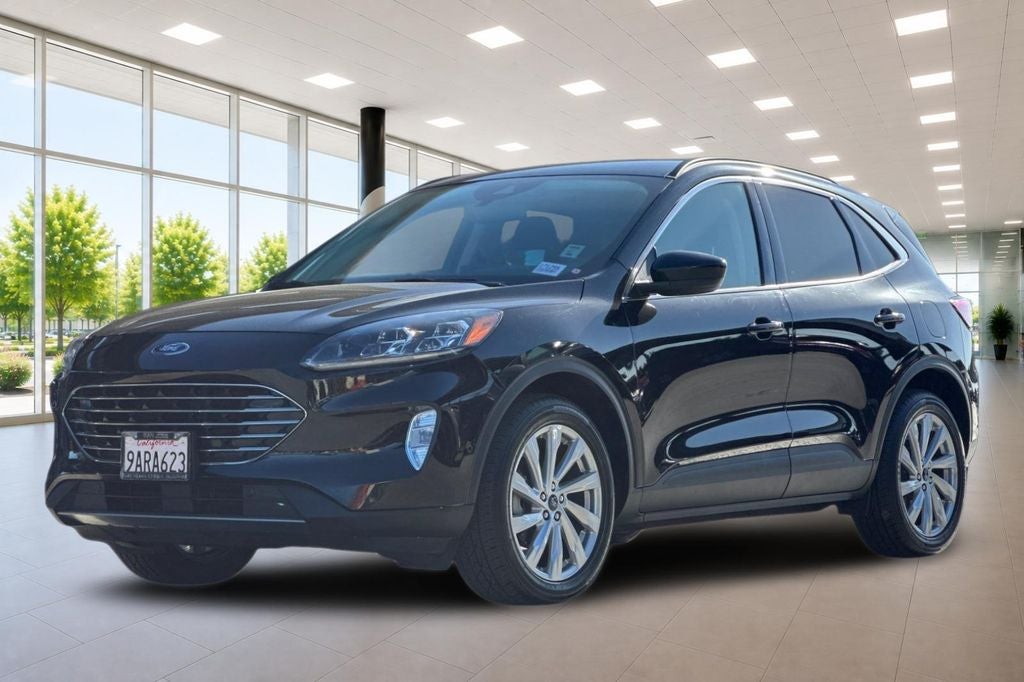 2022 Ford Escape Hybrid Titanium