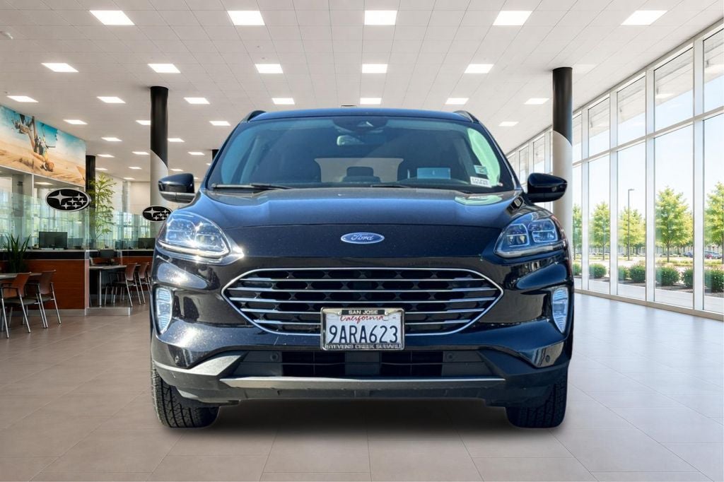 2022 Ford Escape Hybrid Titanium