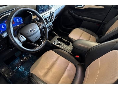 2022 Ford Escape Hybrid Titanium