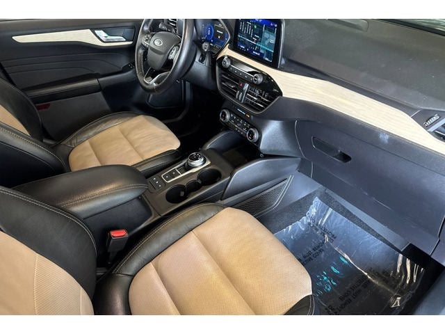 2022 Ford Escape Hybrid Titanium