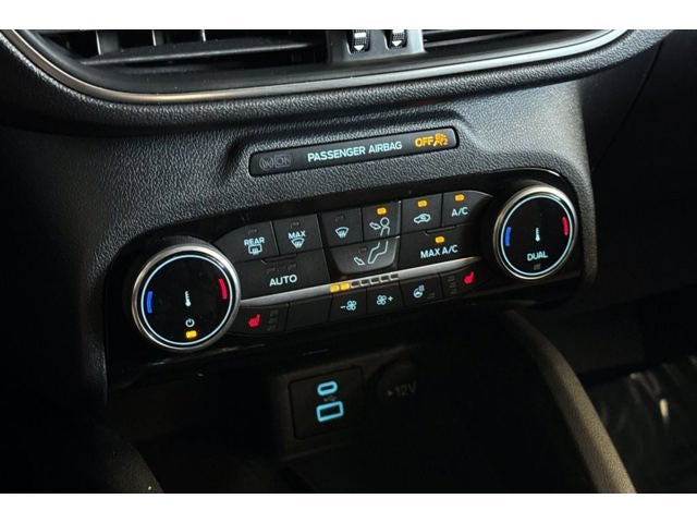 2022 Ford Escape Hybrid Titanium