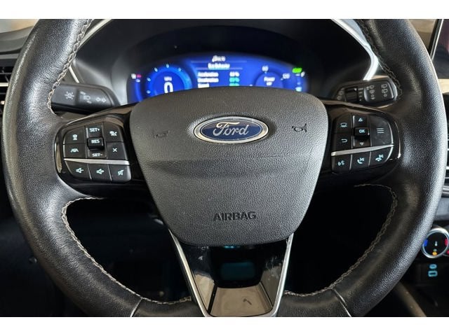 2022 Ford Escape Hybrid Titanium