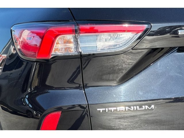 2022 Ford Escape Hybrid Titanium