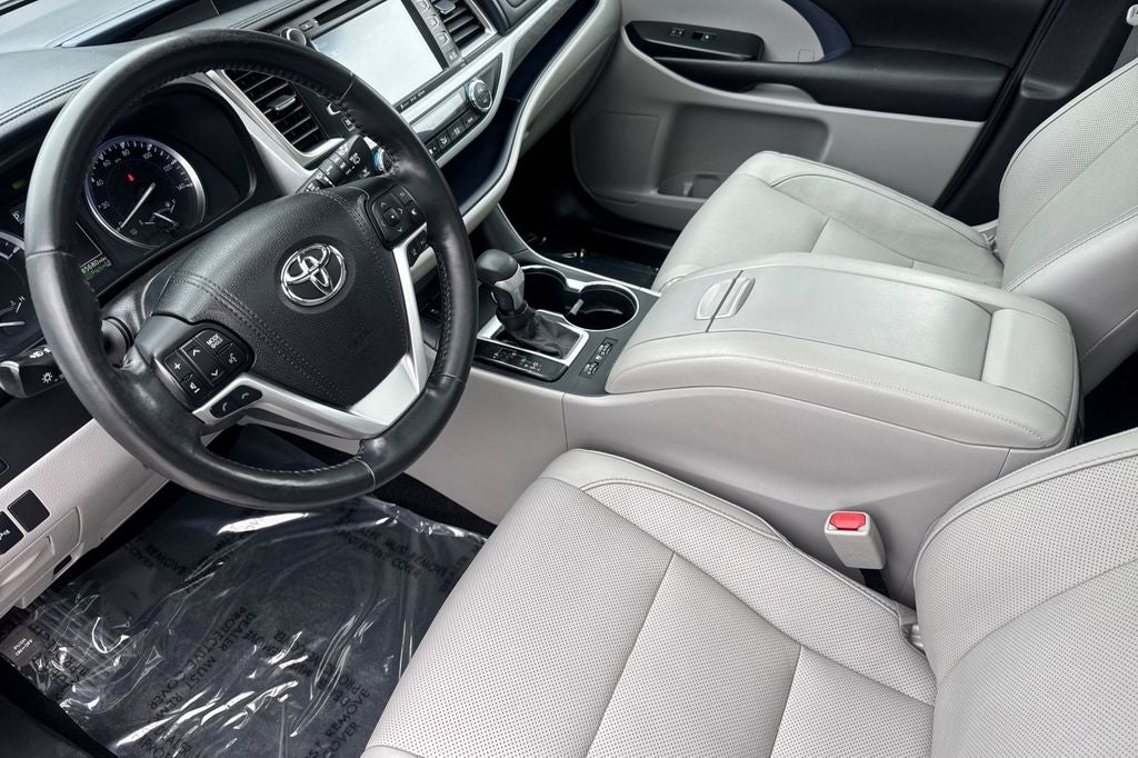 2017 Toyota Highlander Hybrid Limited Platinum