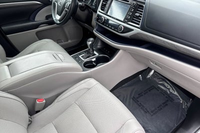 2017 Toyota Highlander Hybrid Limited Platinum