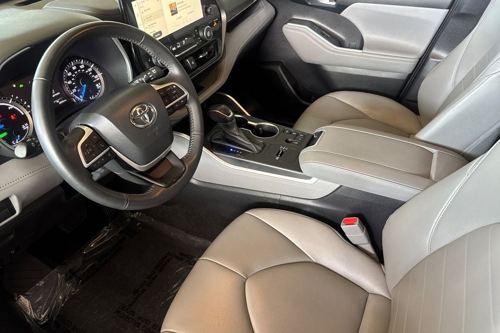 2023 Toyota Highlander Hybrid XLE