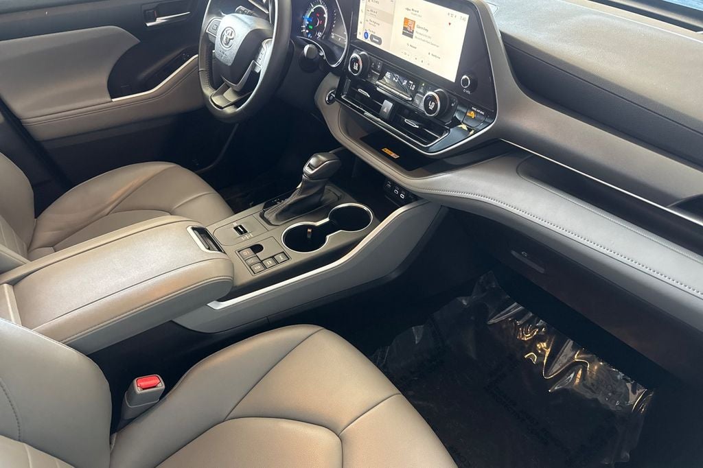 2023 Toyota Highlander Hybrid XLE