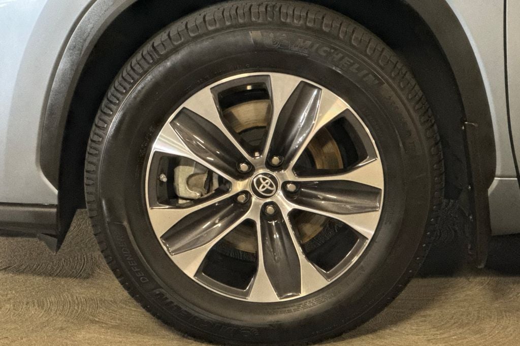2023 Toyota Highlander Hybrid XLE