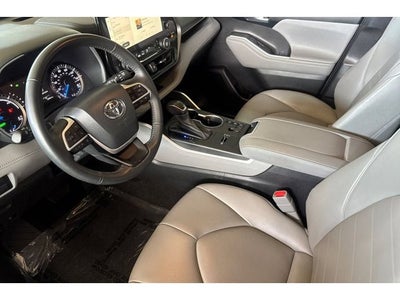 2023 Toyota Highlander Hybrid XLE