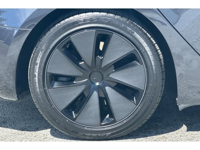 2025 Tesla Model 3 Base