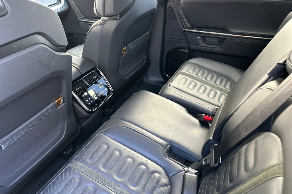 2025 Rivian R1S Adventure Dual Motor Standard Pack