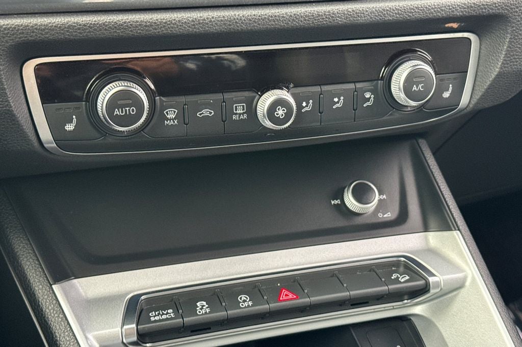 2021 Audi Q3 Premium quattro