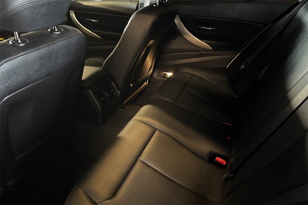 2015 BMW 3 Series 320i