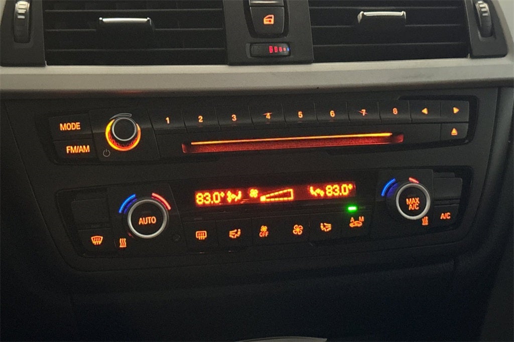 2015 BMW 3 Series 320i