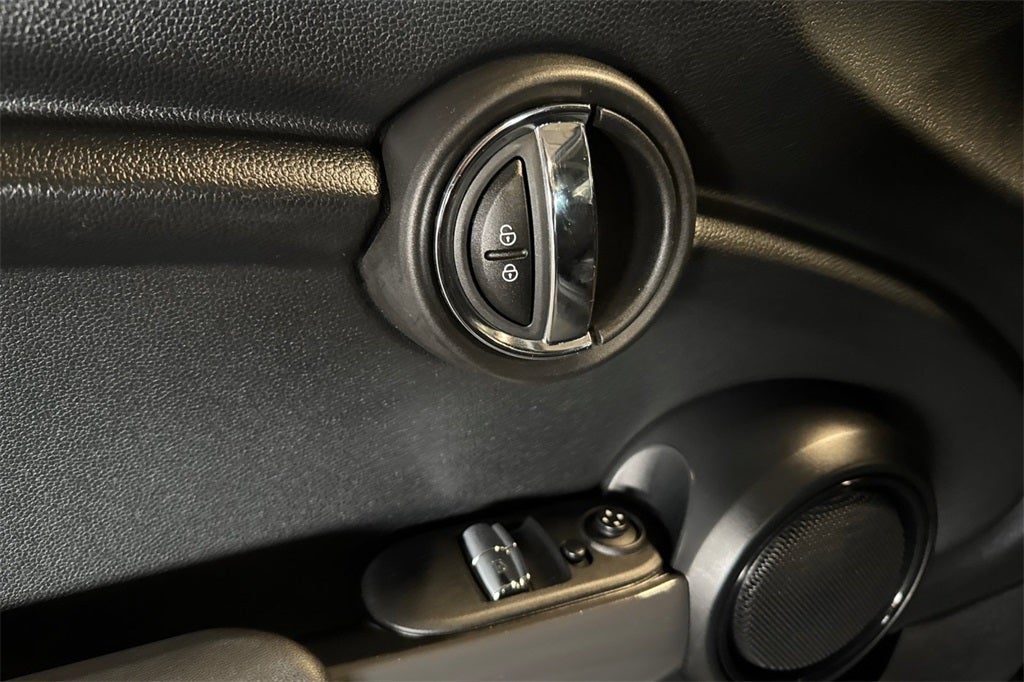 2017 MINI Hardtop 2 Door Cooper