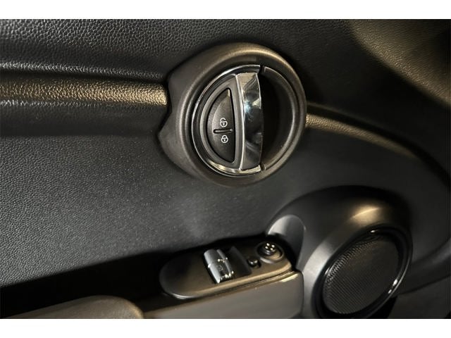 2017 MINI Hardtop 2 Door Cooper