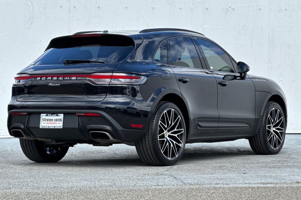2022 Porsche Macan Base