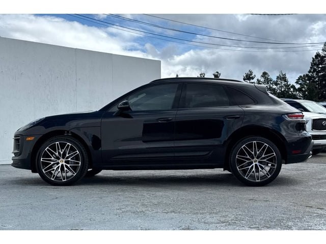 2022 Porsche Macan Base
